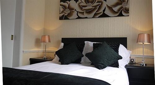 Black Bull Inn, 3*
